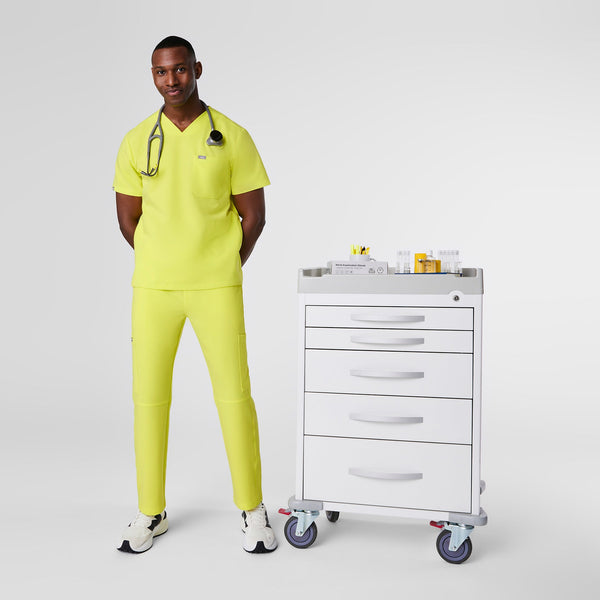 Men's Serving Lime Chisec -  Scrub Top™