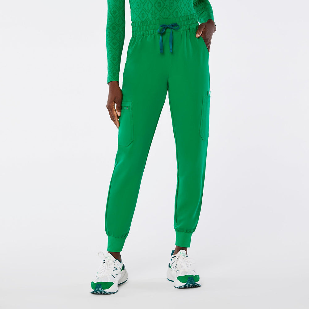 Women's Evergreen High-Rise Uman Reaxed Petite Jogger Scrub Pant