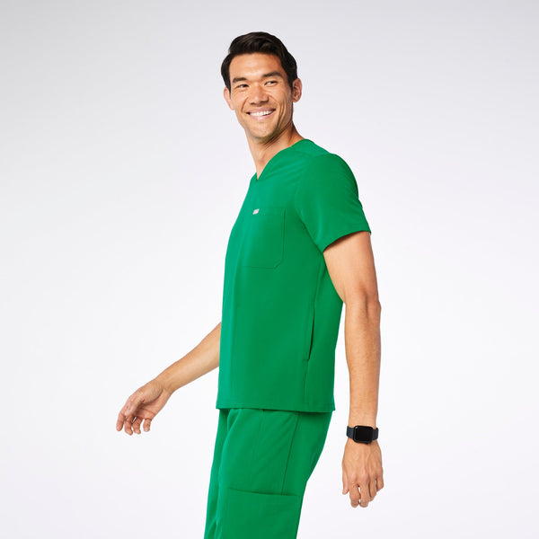 Men's Evergreen Chisec -  Scrub Top™