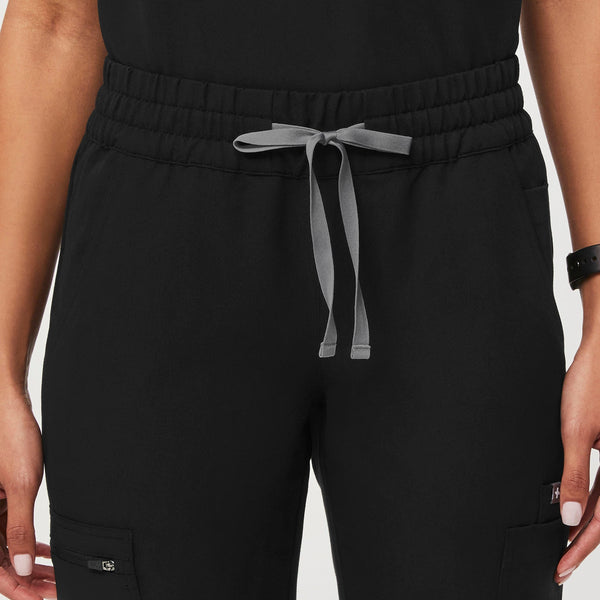 Women's Black Uman Relaxed - Petite Jogger Scrub Pant