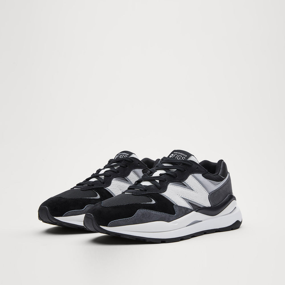 Black FIGS | New Balance 5740