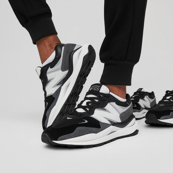 Black FIGS | New Balance 5740