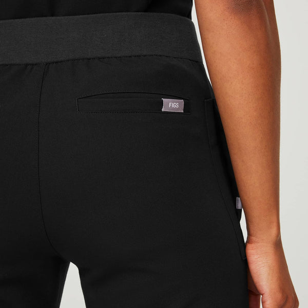 Women's Black Nepal - Skinny Scrub Pant